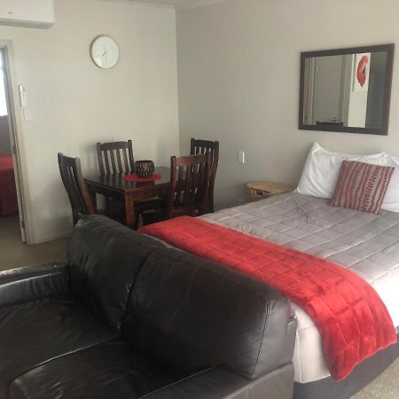 Absolute Lake View Motel Taupo Exterior photo