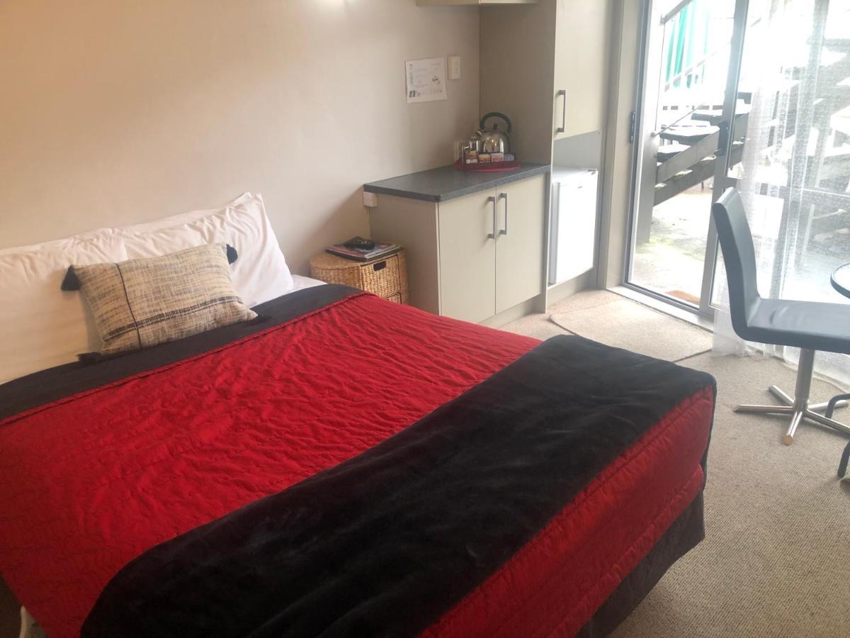 Absolute Lake View Motel Taupo Exterior photo