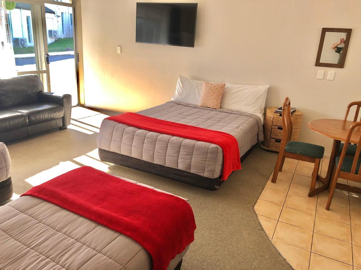 Absolute Lake View Motel Taupo Exterior photo