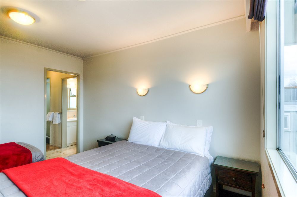 Absolute Lake View Motel Taupo Exterior photo